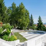 Hotel Balneocomplex Kamena 3*