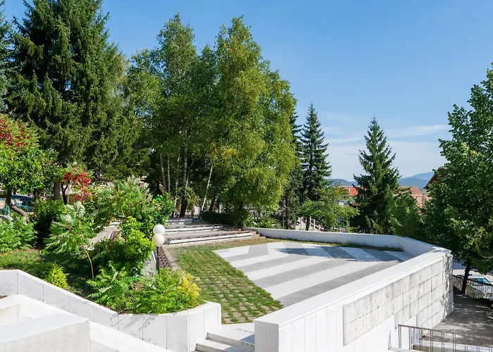 Hotel Balneocomplex Kamena 3*